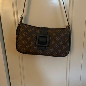 Beautiful Louis Vuitton purse. Like brand new.